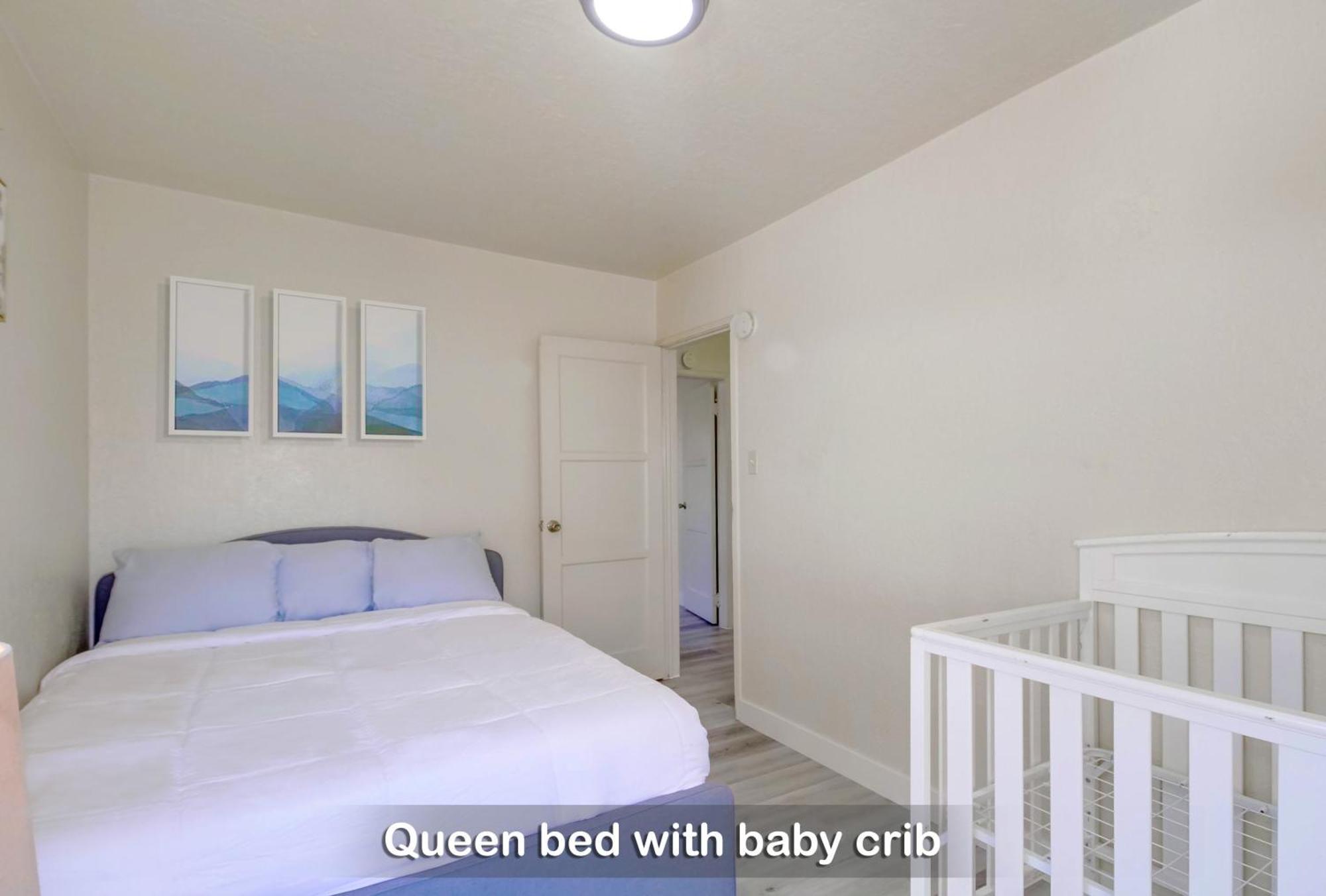 Entire Lovely 3-bedroom W Yard, Parking Holiday home *
