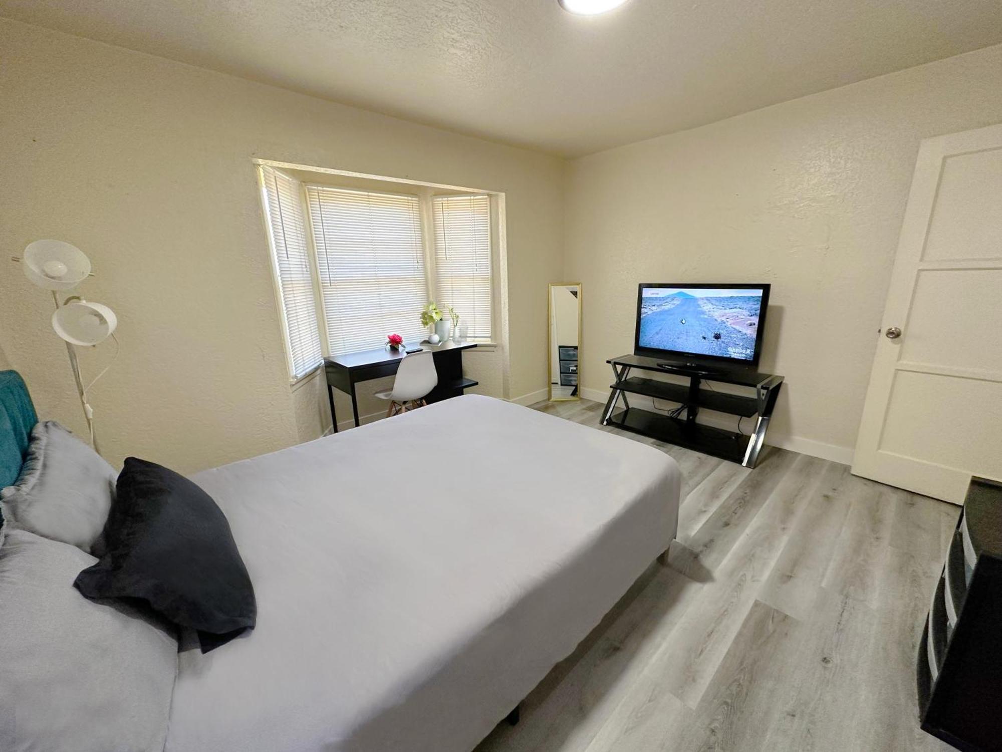 Entire Lovely 3-bedroom W Yard, Parking Holiday home Chula Vista