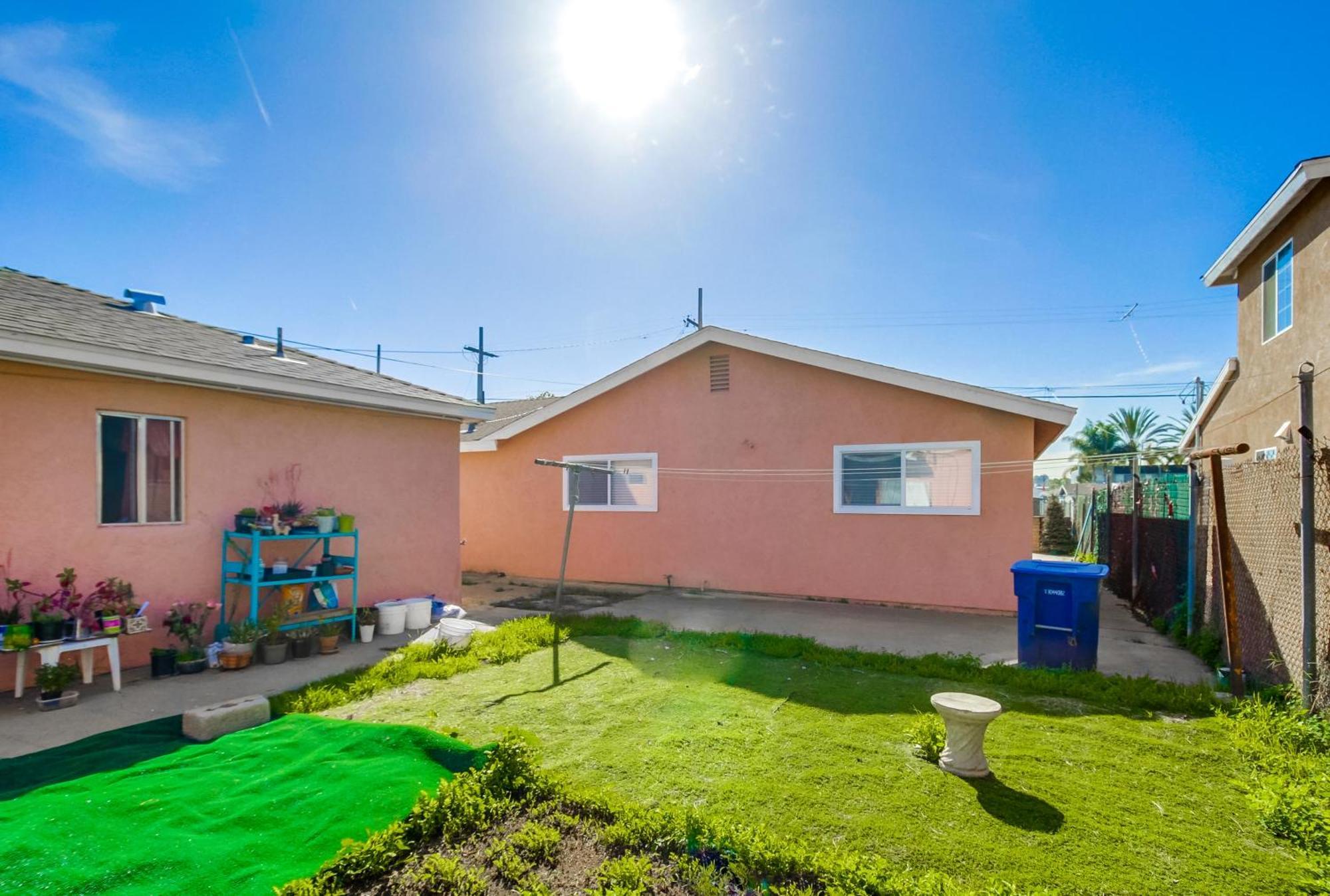 Entire Lovely 3-bedroom W Yard, Parking Holiday home